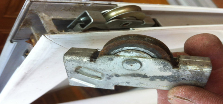 screen door roller repair in West Puente Valley